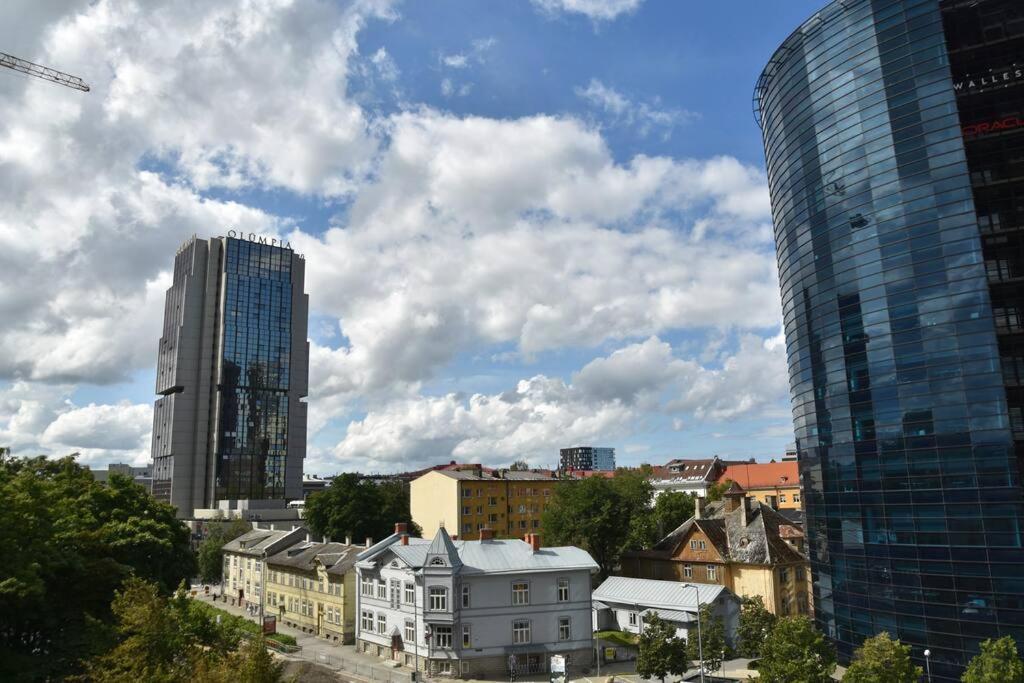 Kahe Magamistoaga Ja Suure Elutoaga 3-toaline Korter Vaatega Tallinna Aerikeskusele Dzīvoklis Tallinn